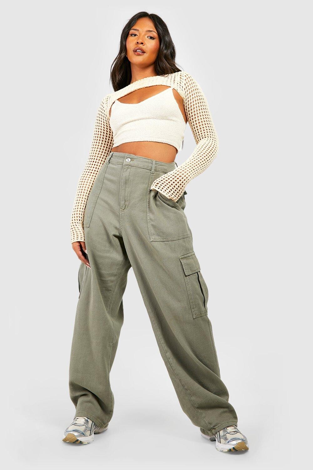 

Плюс свободные джинсы-карго boohoo, хаки