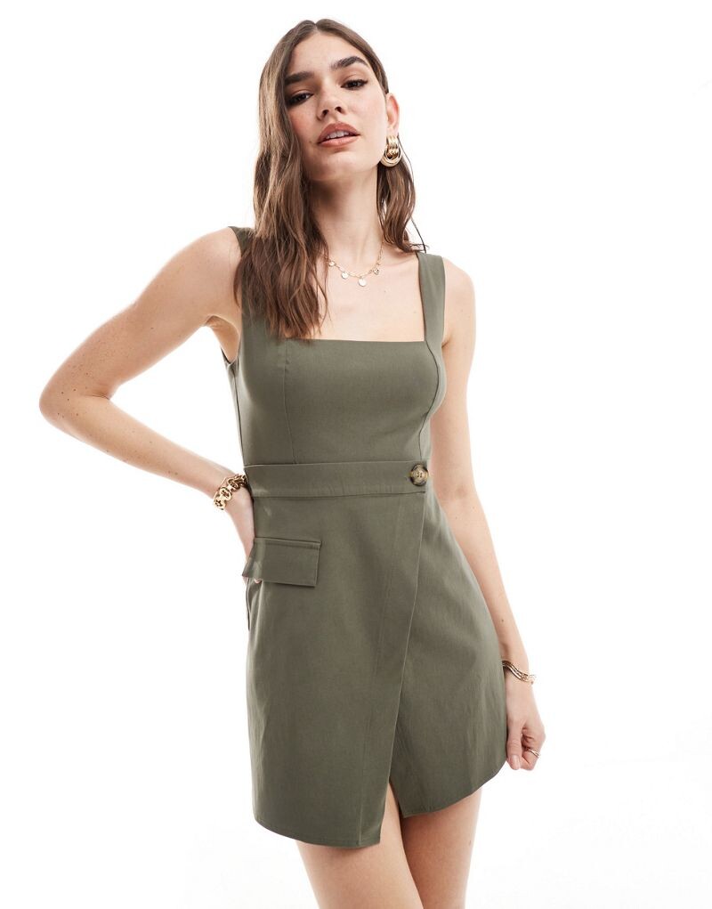 

Комбинезон-кюлот цвета хаки с несколькими карманами ASOS DESIGN