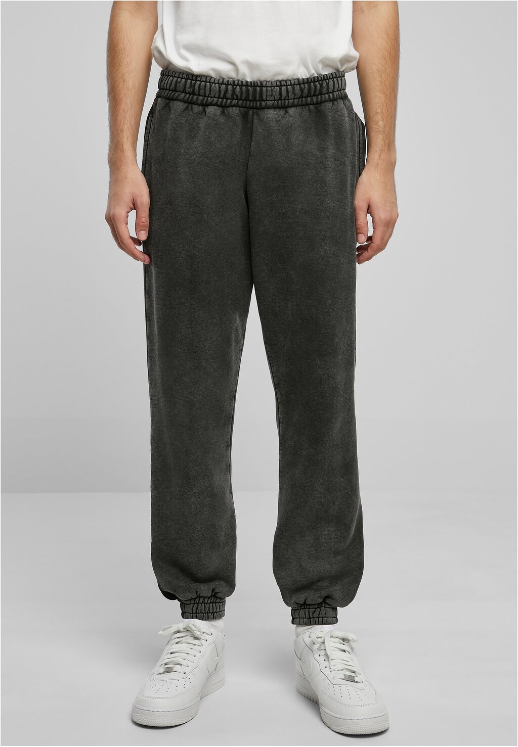 

Спортивные брюки HEAVY SAND WASHED Urban Classics, черный