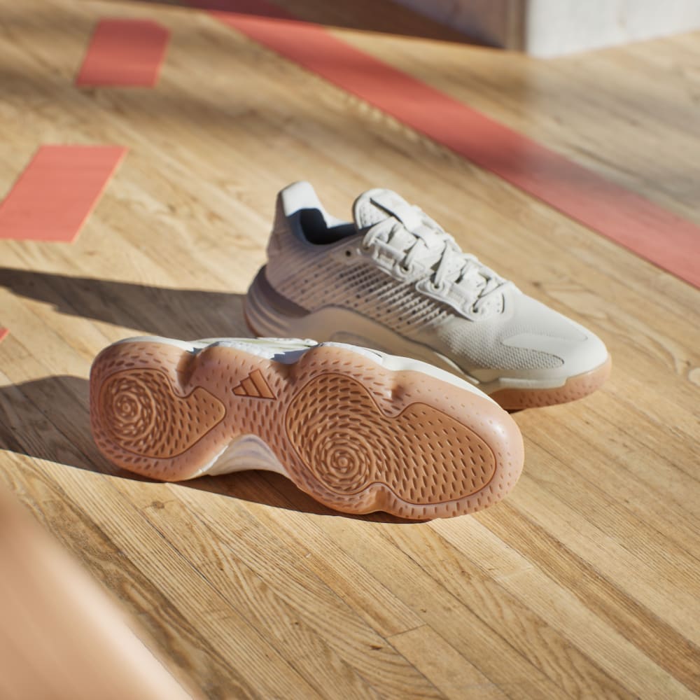 Кроссовки Adidas Stabil 16 Indoor Shoes, цвет Off White/Gold Metallic/Crystal Sand — фото 3