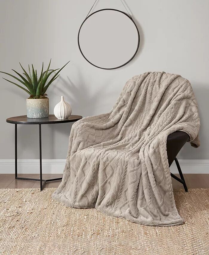 

Плед из искусственного меха с тиснением, 50 x 70 дюймов Lucky Brand, бежевый