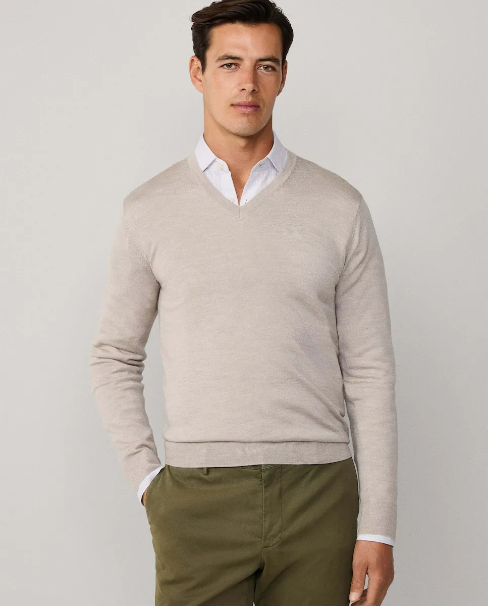 

Мужская майка с V-образным вырезом из мериносовой шерсти и шелка, окрашенная в готовом виде Hackett, бежевый