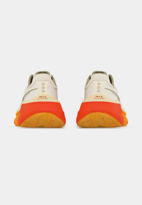 Беговые кроссовки guide 19 Saucony, Ivory/Fire — фото 4