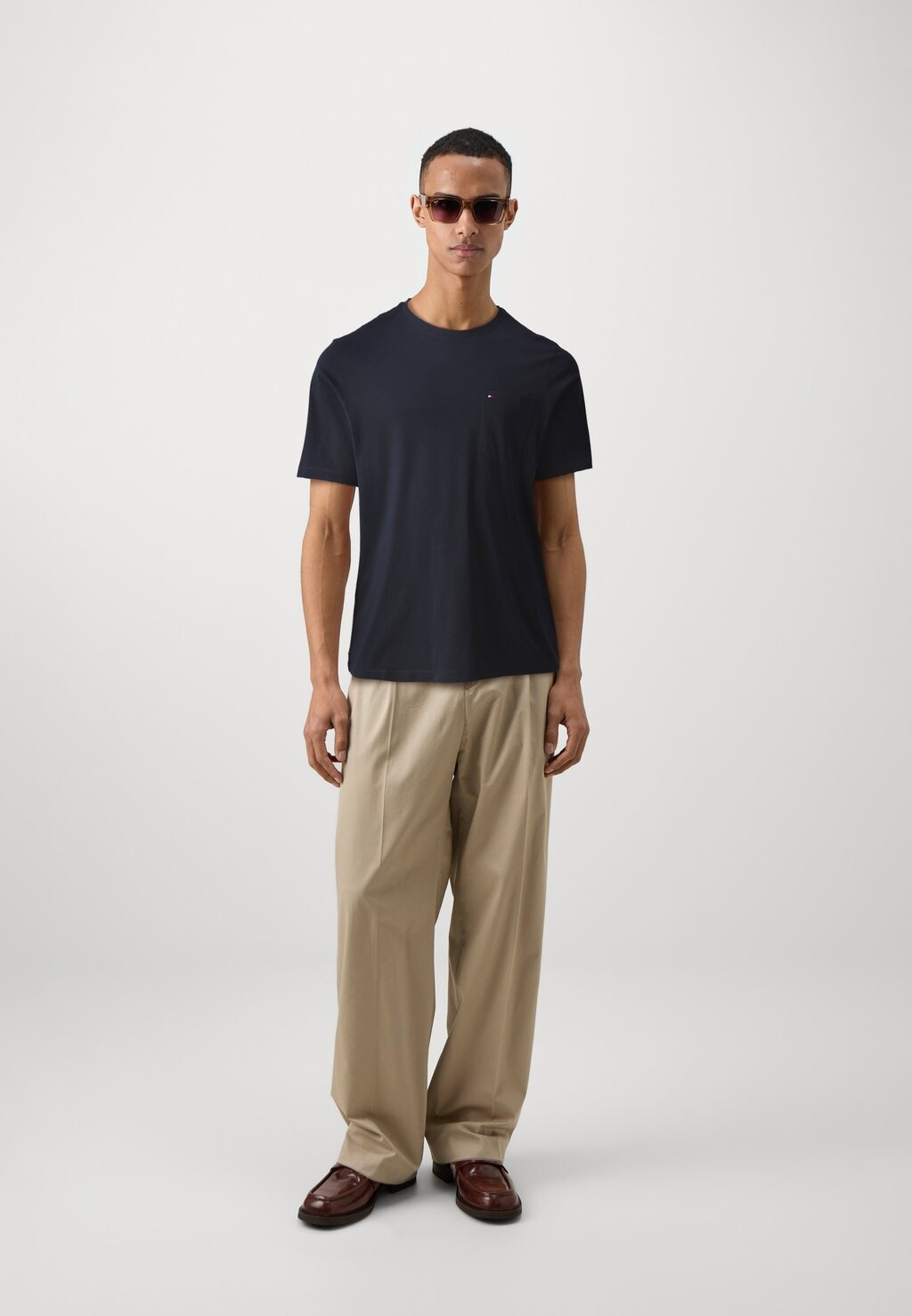 

Базовая футболка Pocket Tee Tommy Hilfiger, темно-синий
