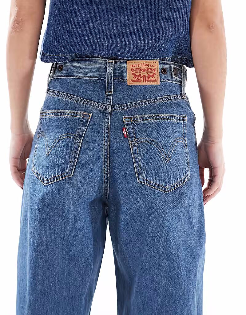 Джинсы Levi's свободного кроя средне-синего цвета с приталенной талией — фото 4