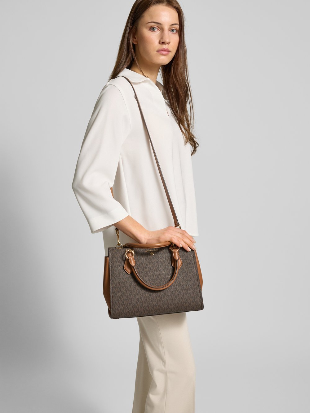 

Сумочка с этикеткой, модель «MARILYN» MICHAEL Michael Kors
