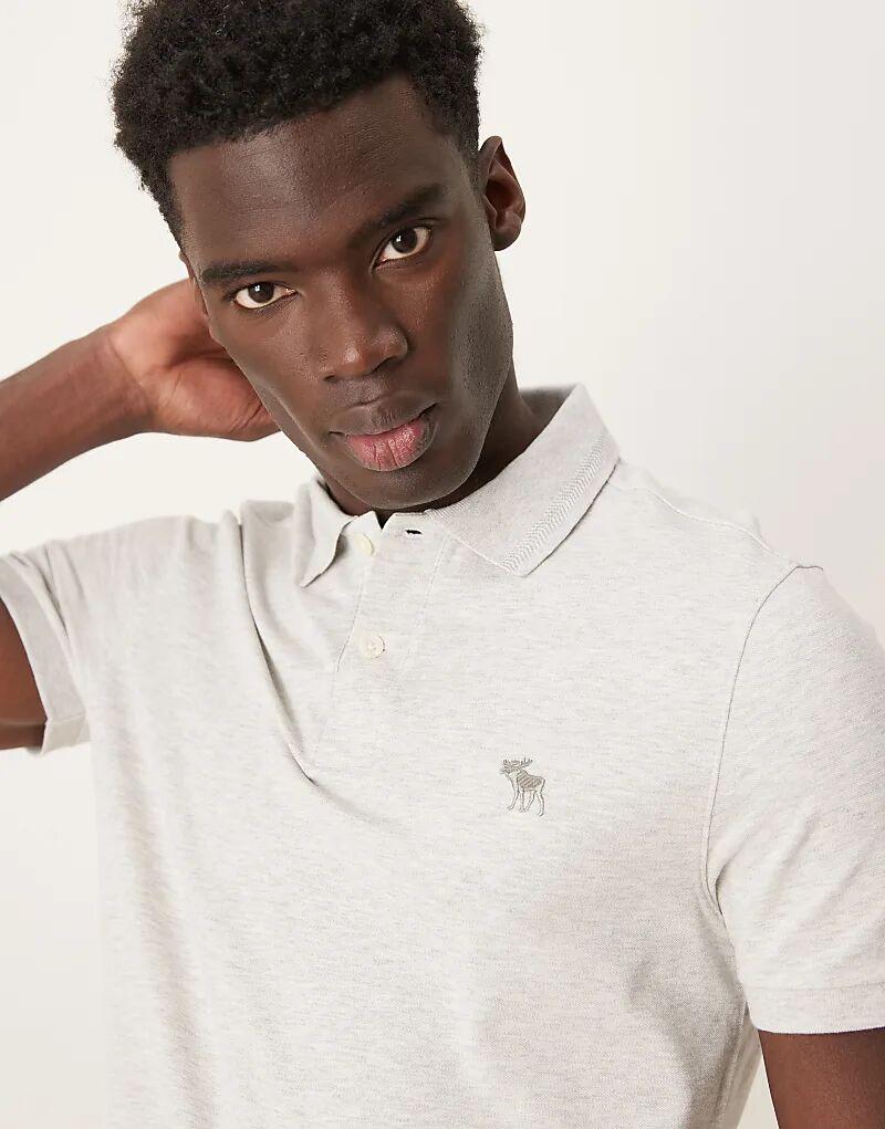 

Футболка с круглым вырезом и логотипом Abercombie & Fitch, темно-серого цвета Abercrombie & Fitch