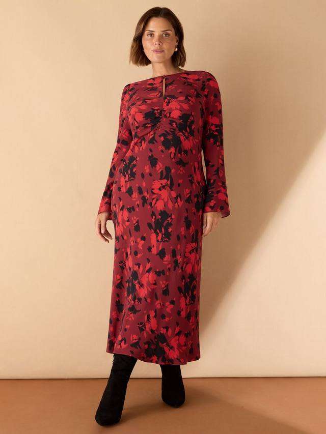 

Платье макси с абстрактным принтом и сборкой на передней части Live Unlimited