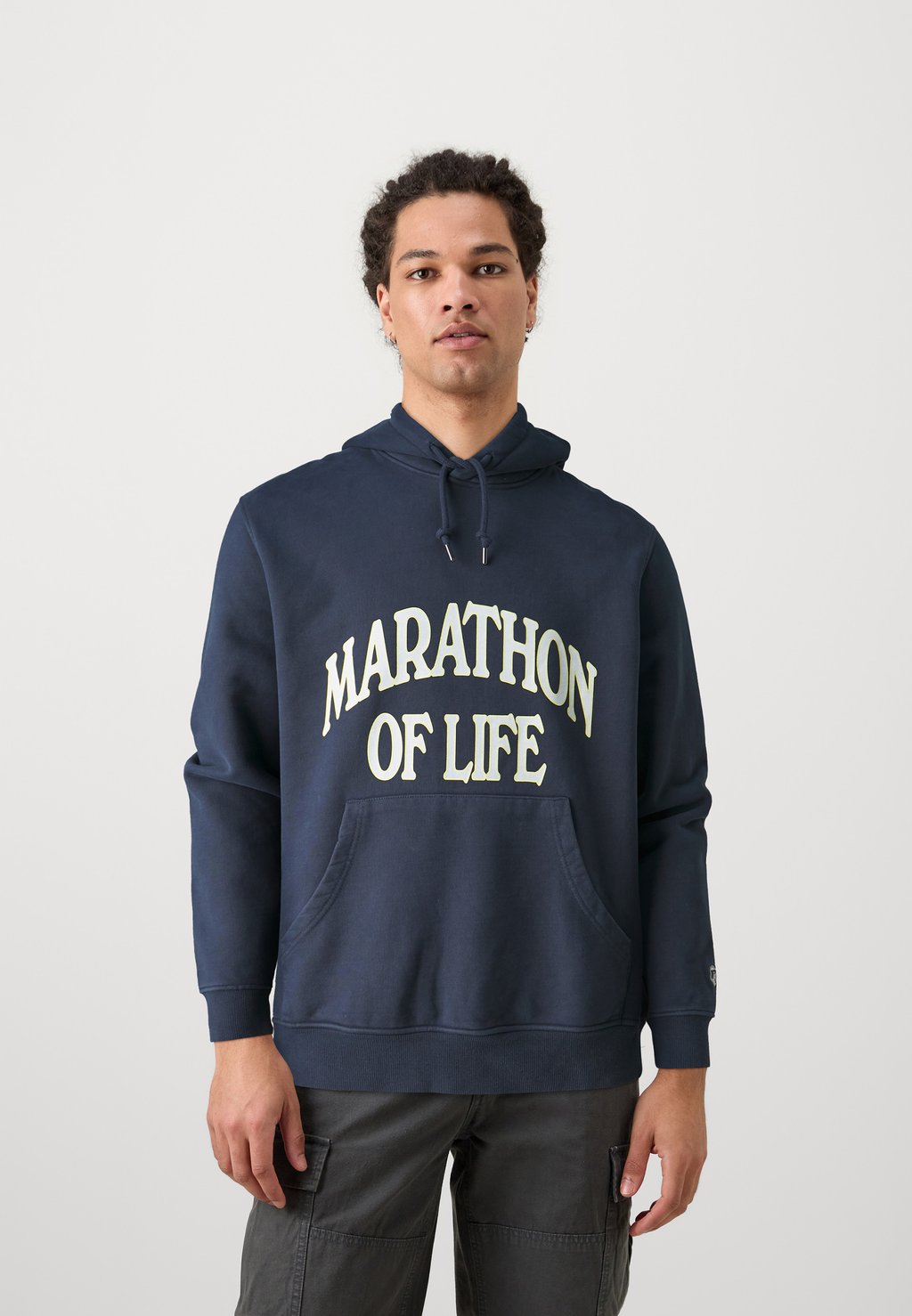 

Толстовка с капюшоном MARATHON HOODIE Pompeii, темно-синий