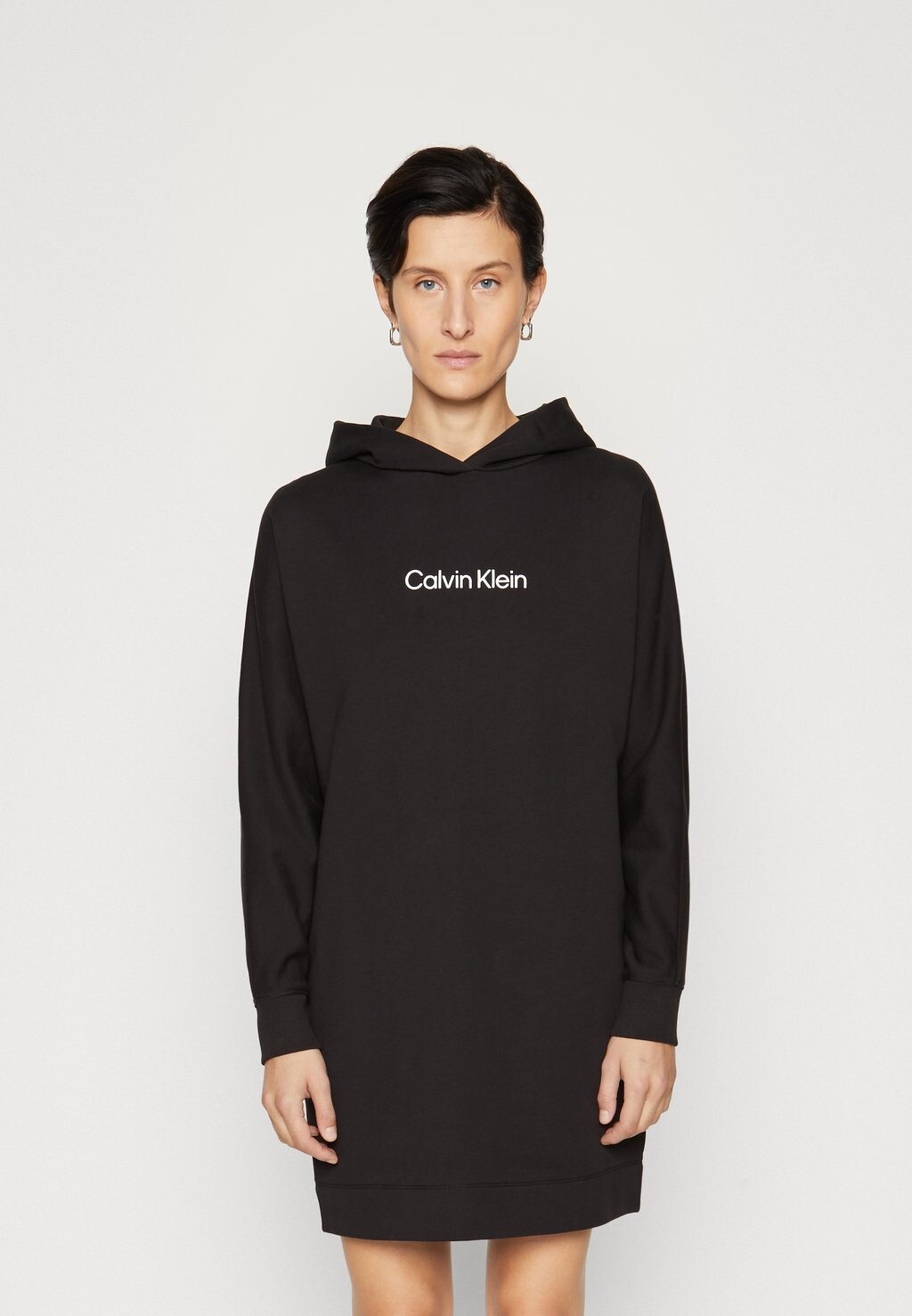 

Дневное платье HERO LOGO HOODIE DRESS Calvin Klein, черный