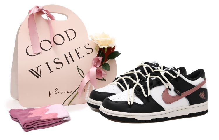 

Кроссовки Nike Dunk Skateboard Shoes Women's Low-Top Black White Brown