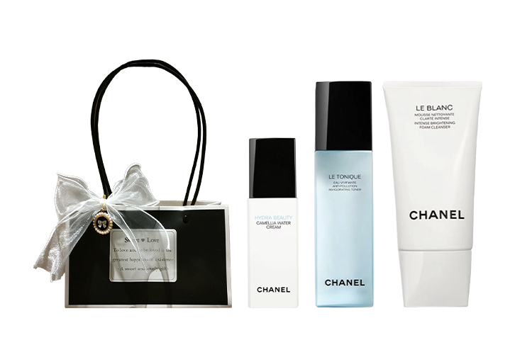 

CHANEL Trendy Queen Camellia набор для ухода за кожей увлажняющий и питающий очищающий комплект из трех предметов, подарок для подруги