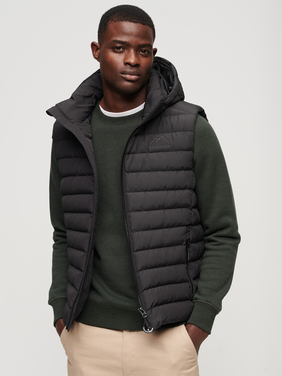 

Утепленный жилет Fuji Sport с капюшоном Superdry, черный