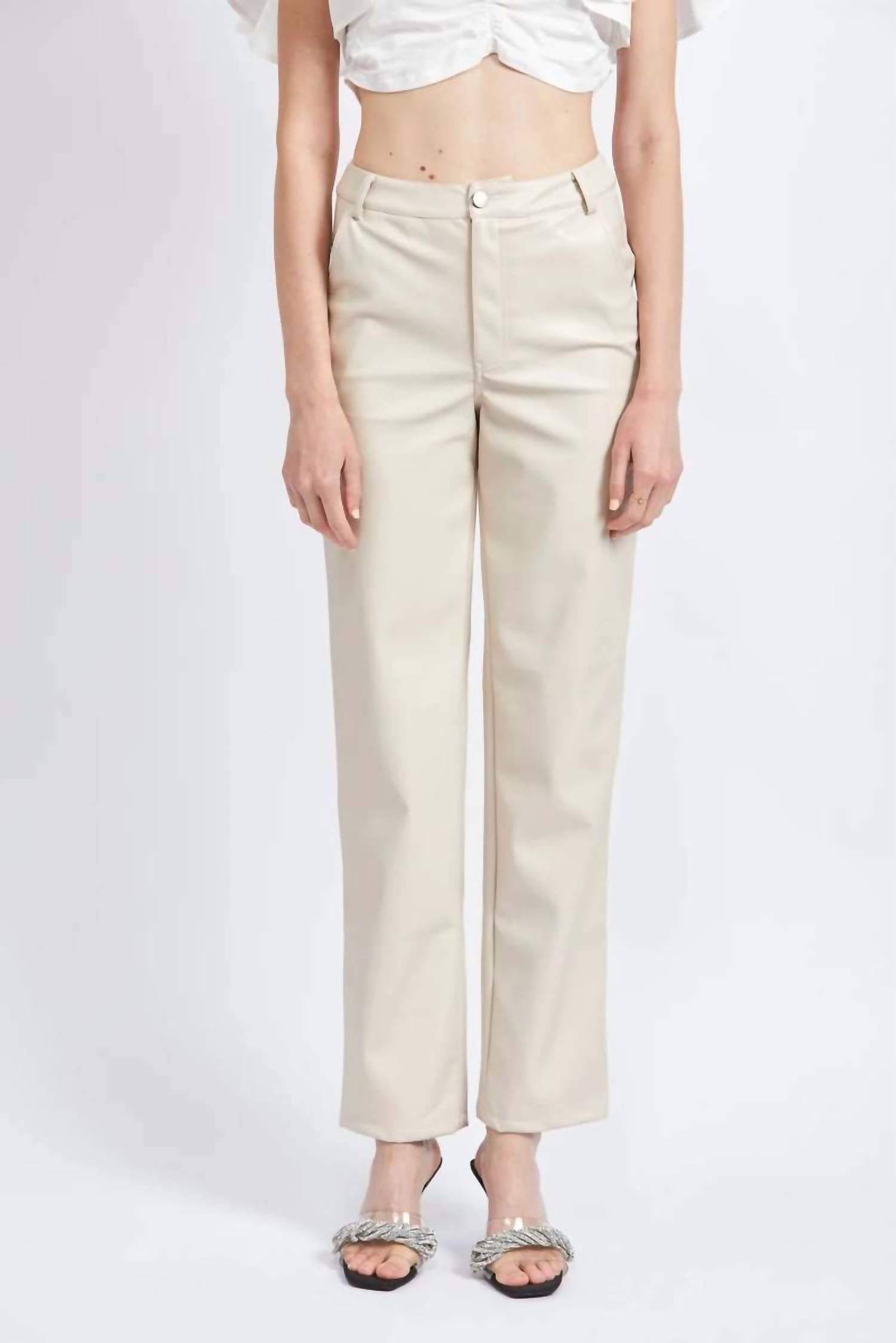 

Брюки из веганской кожи цвета Off White En Saison