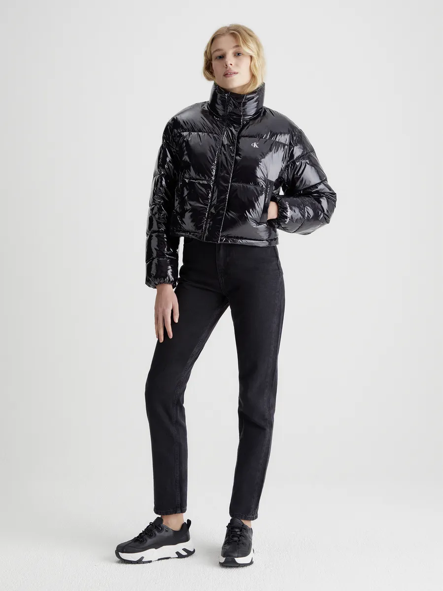 

Стеганая куртка Calvin Klein Jeans "CROPPED SHINY PUFFER", черный