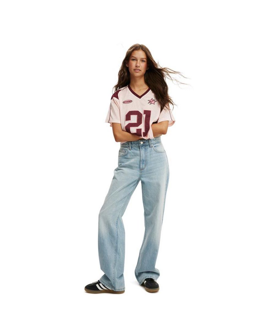 

Женская укороченная футболка с V-образным вырезом и графическим принтом COTTON ON, Studio 21/ cherry blossom