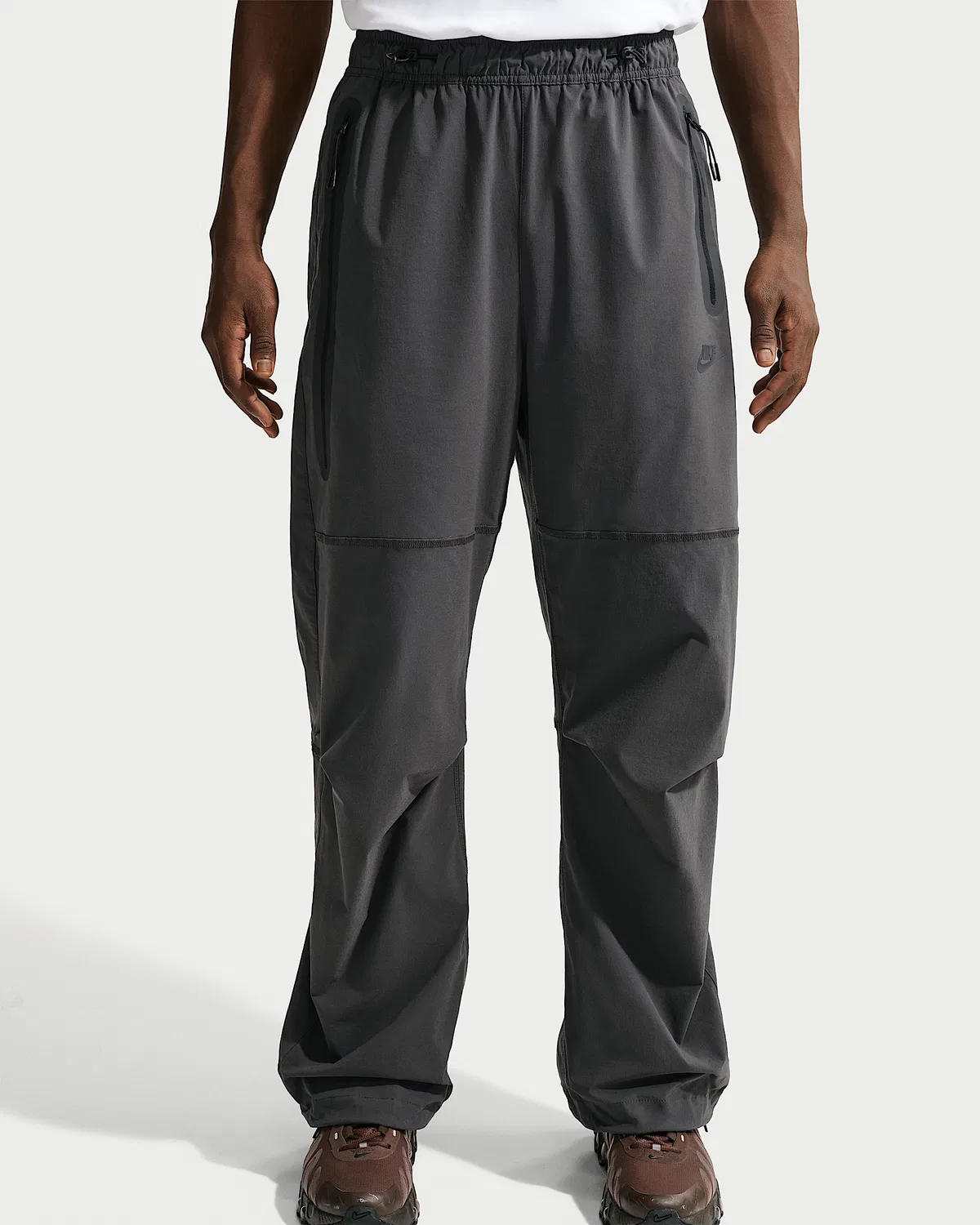 Мужские спортивные штаны Nike Tech Dri-FIT Woven, Anthracite/Anthracite/Black — фото 2