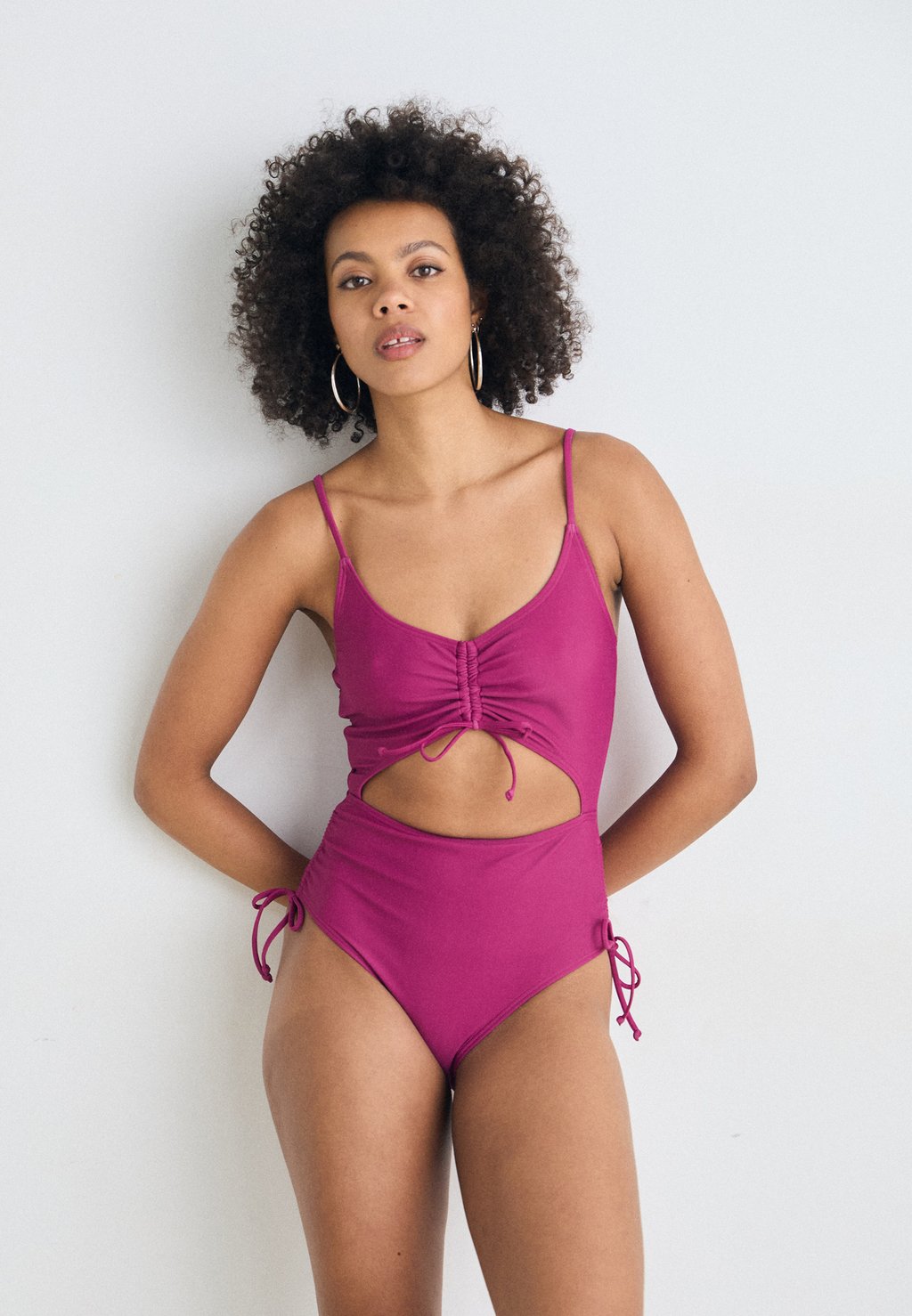 

Купальник LSCN BY MIT RAFFUNG CUT-OUT LASCANA, цвет Dark Berry