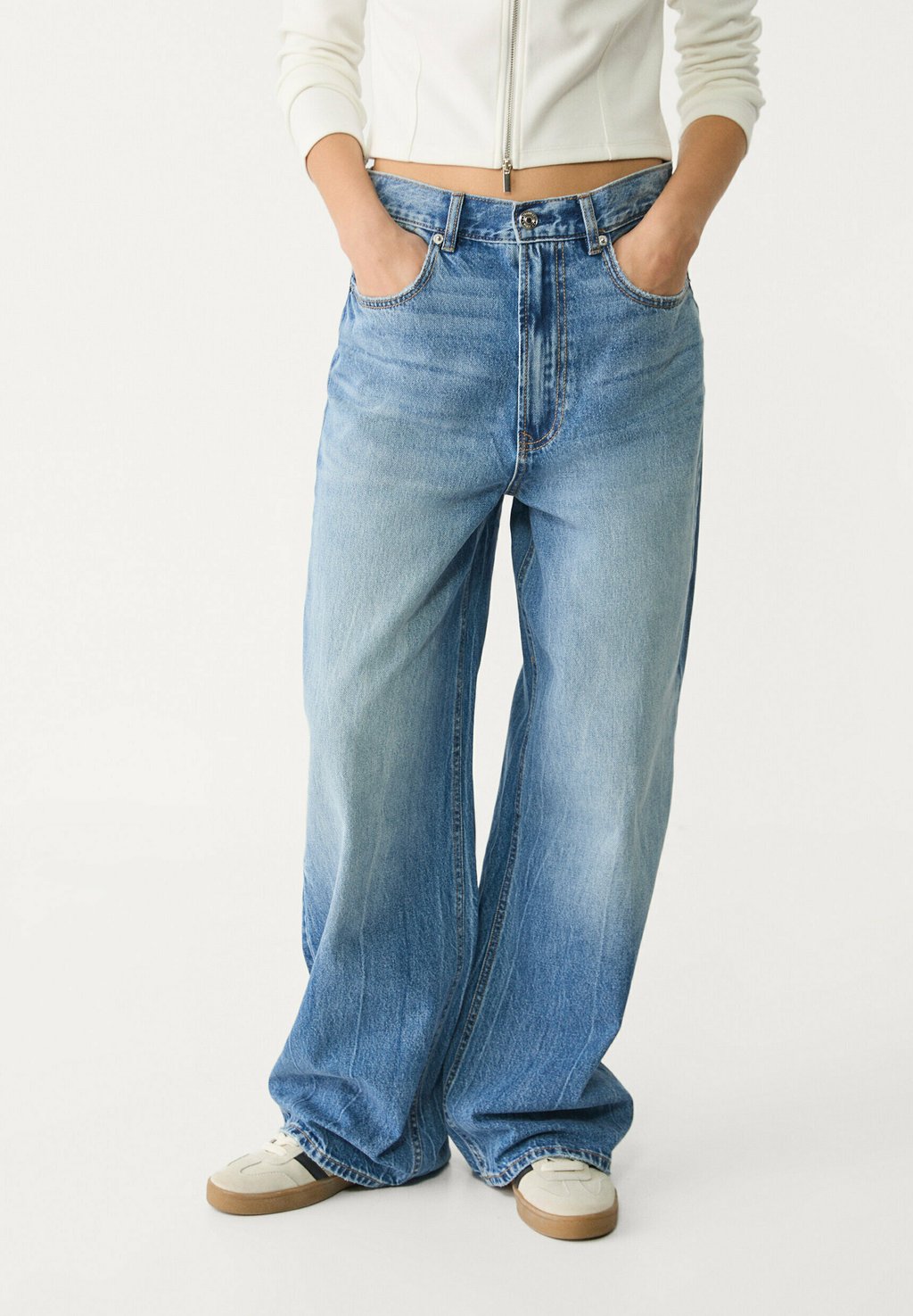 

Расклешенные джинсы WIDE - BAGGY Stradivarius, синий