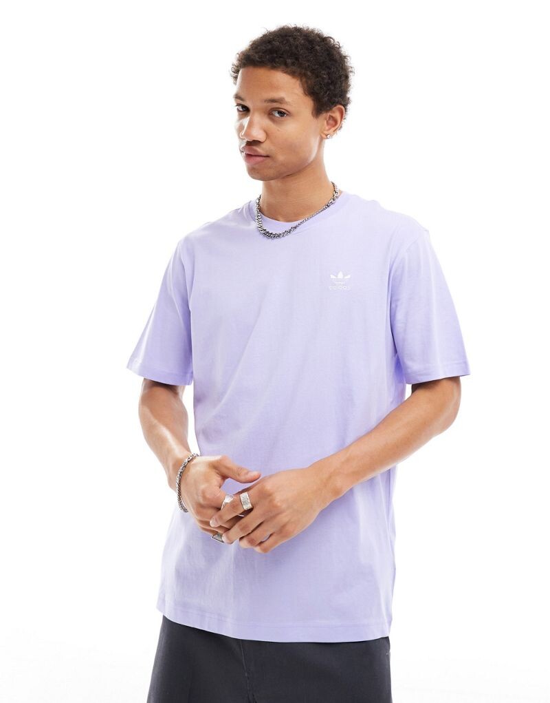 

Сиреневая футболка adidas Essentials