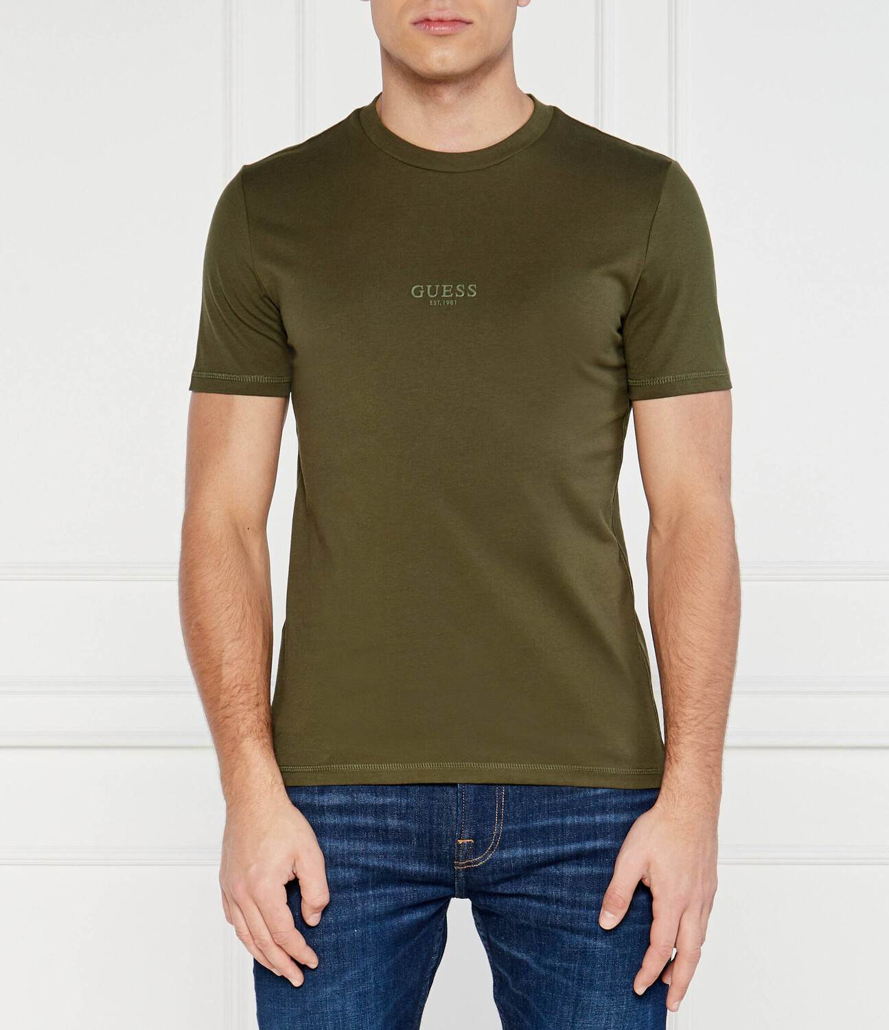 

Футболка GUESS Slim Fit, цвет cachi