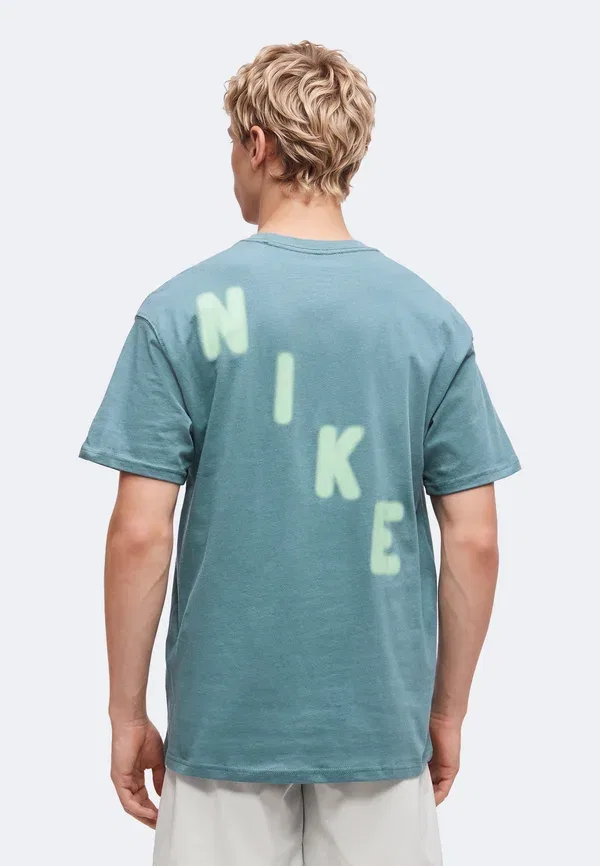 Футболка с принтом Nike Performance, цвет минеральный сланец/пар