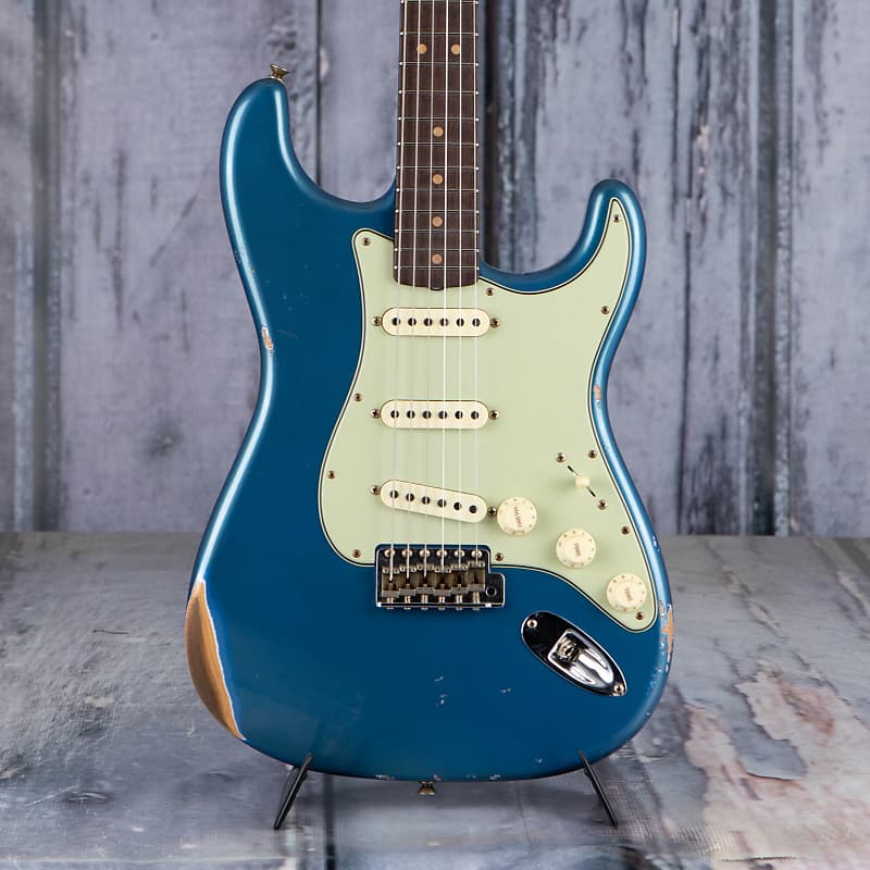 

Электрогитара Fender Custom Shop Limited 1963 Stratocaster Relic, Aged Lake Placid Blue