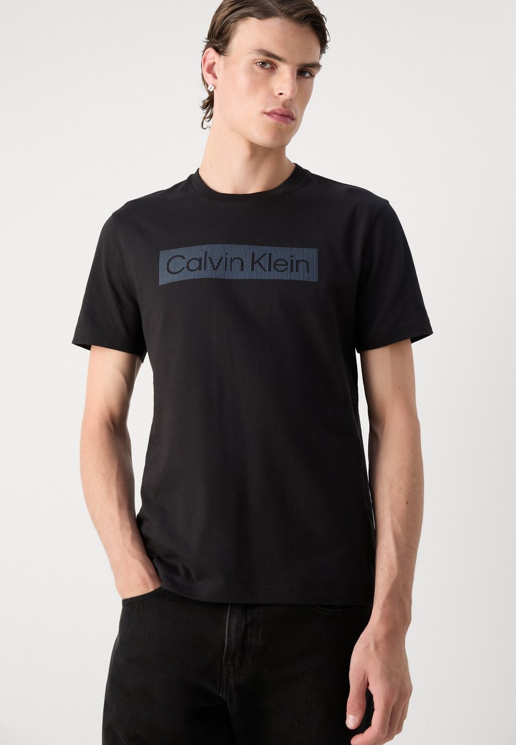 

Футболка с принтом BOX STRIPED LOGO Calvin Klein, черный