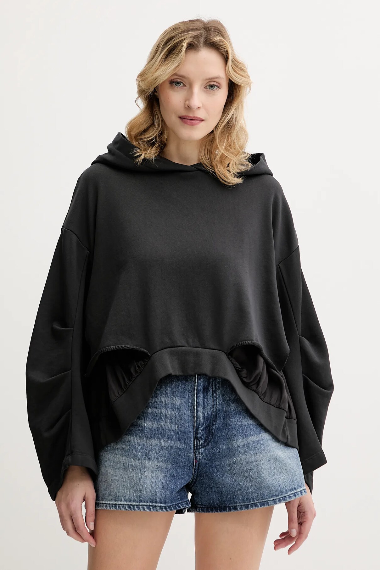 

Свитшот Pinko, черный