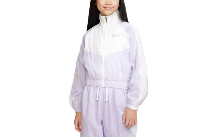 

Детские куртки Nike, цвет Oxygen violet