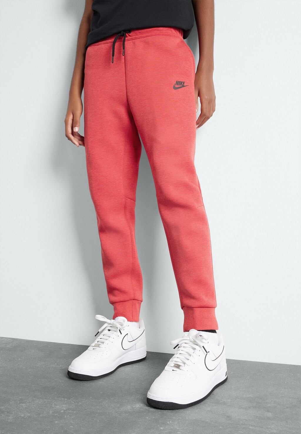 

Брюки спортивные TECH Nike Sportswear, цвет light universal red/black