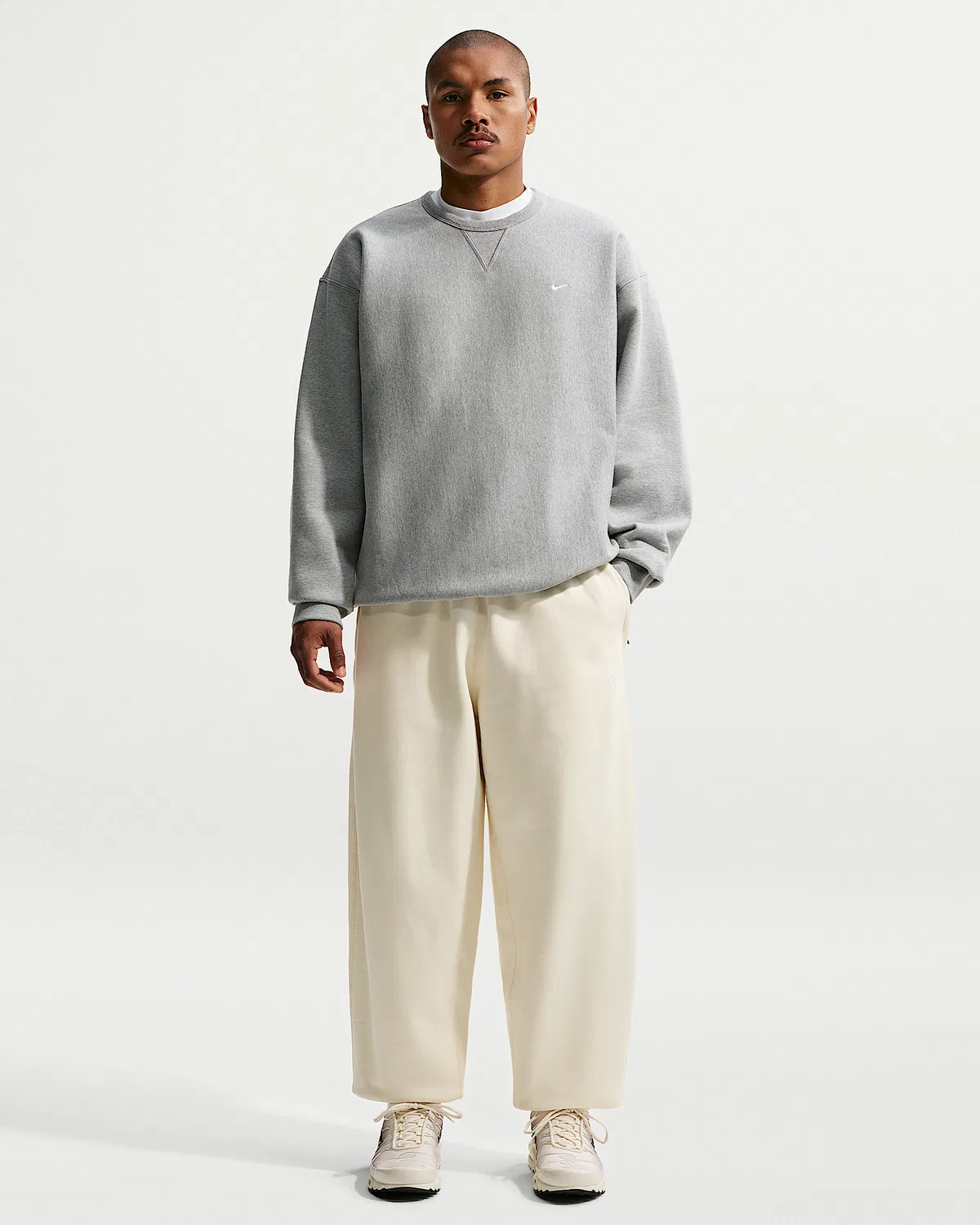 Мужская флисовая кофта Nike Solo Swoosh, Dark Grey Heather/White — фото 4