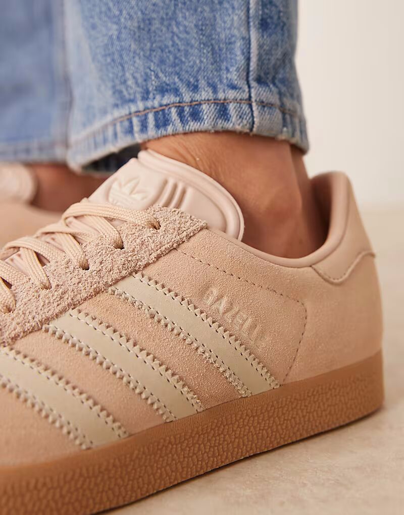 Кроссовки Adidas Originals Gazelle Indoor в румянах и кремовых тонах — фото 4