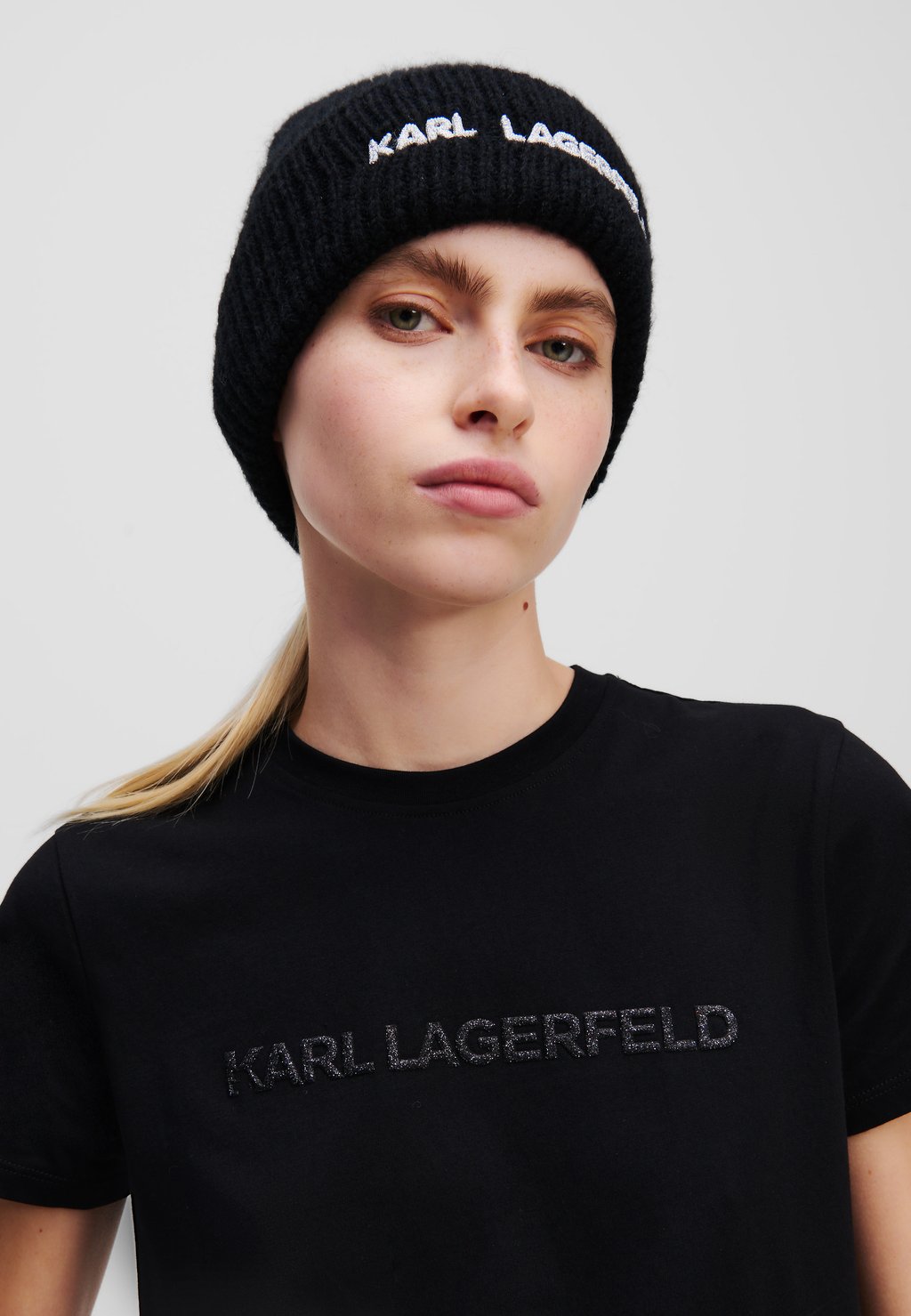 

Шапка ESSENTIAL KARL LAGERFELD, черный