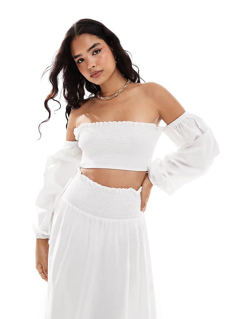 

Белый топ ASOS DESIGN с открытыми плечами и присборенным лифом