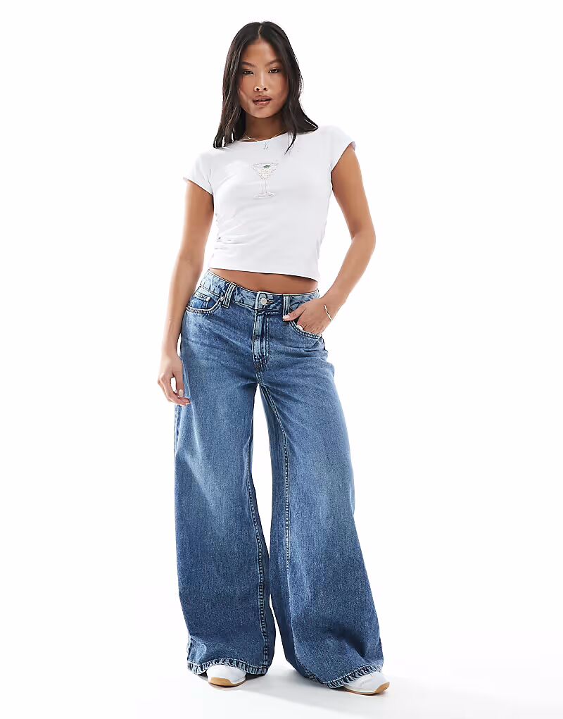 

Широкие джинсы ASOS DESIGN Petite в цвете средне-голубой - MBLUE ASOS Petite