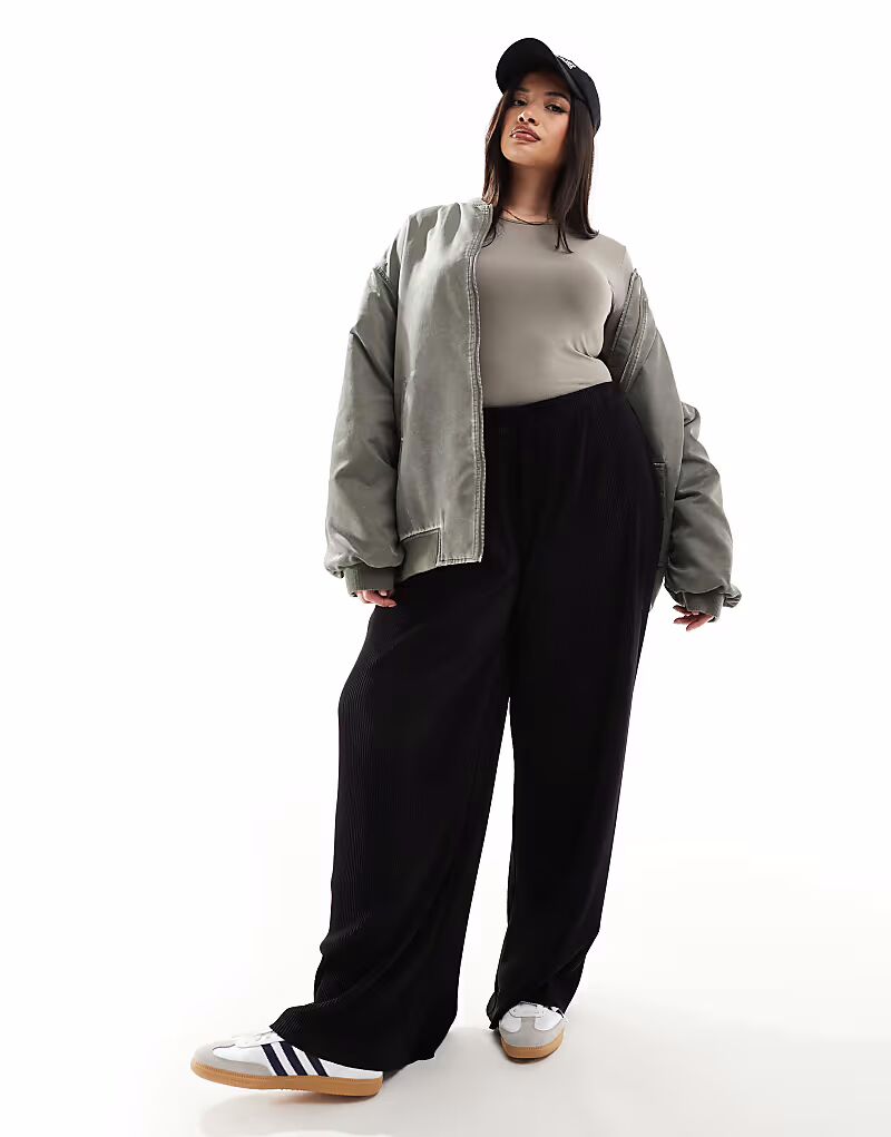 

Широкие брюки-плиссе ASOS DESIGN Curve черного цвета