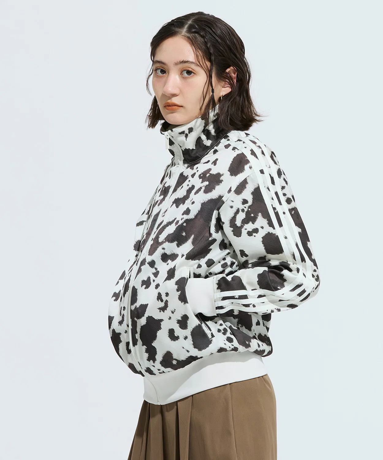 Трек-топ сатиновый Adidas Originals с анималистичным принтом, белый — фото 4