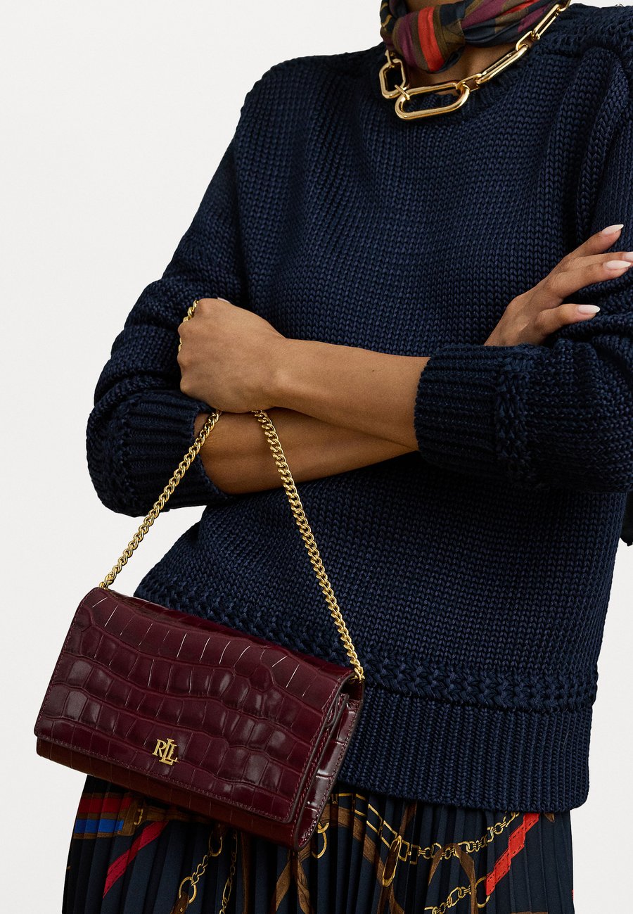 

Кошелек Lauren Ralph Lauren CROC-EMBOSSED MEDIUM ADAIR II CROSSBODY, Dark Garnet/Dark Red