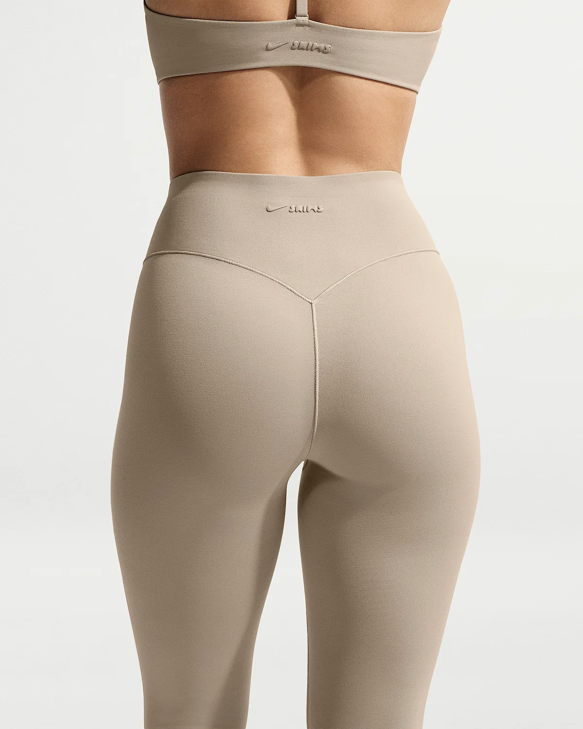 Женские леггинсы NikeSKIMS Studio Stretch, длина 26", NSKM Linen/NSKM Linen — фото 3