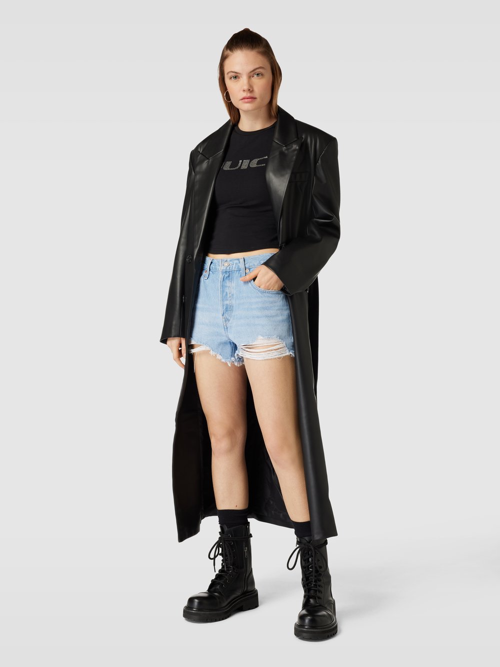 

Свободные джинсовые шорты с рваным эффектом Levi's