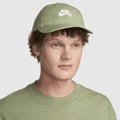 

Бейсболка Nike SB Club Unstructured Skate Cap, цвет Oil Green/White