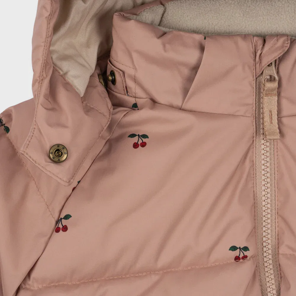 Детская стеганая куртка «Нука Черри» cherry blush от Konges Sloejd — фото 3