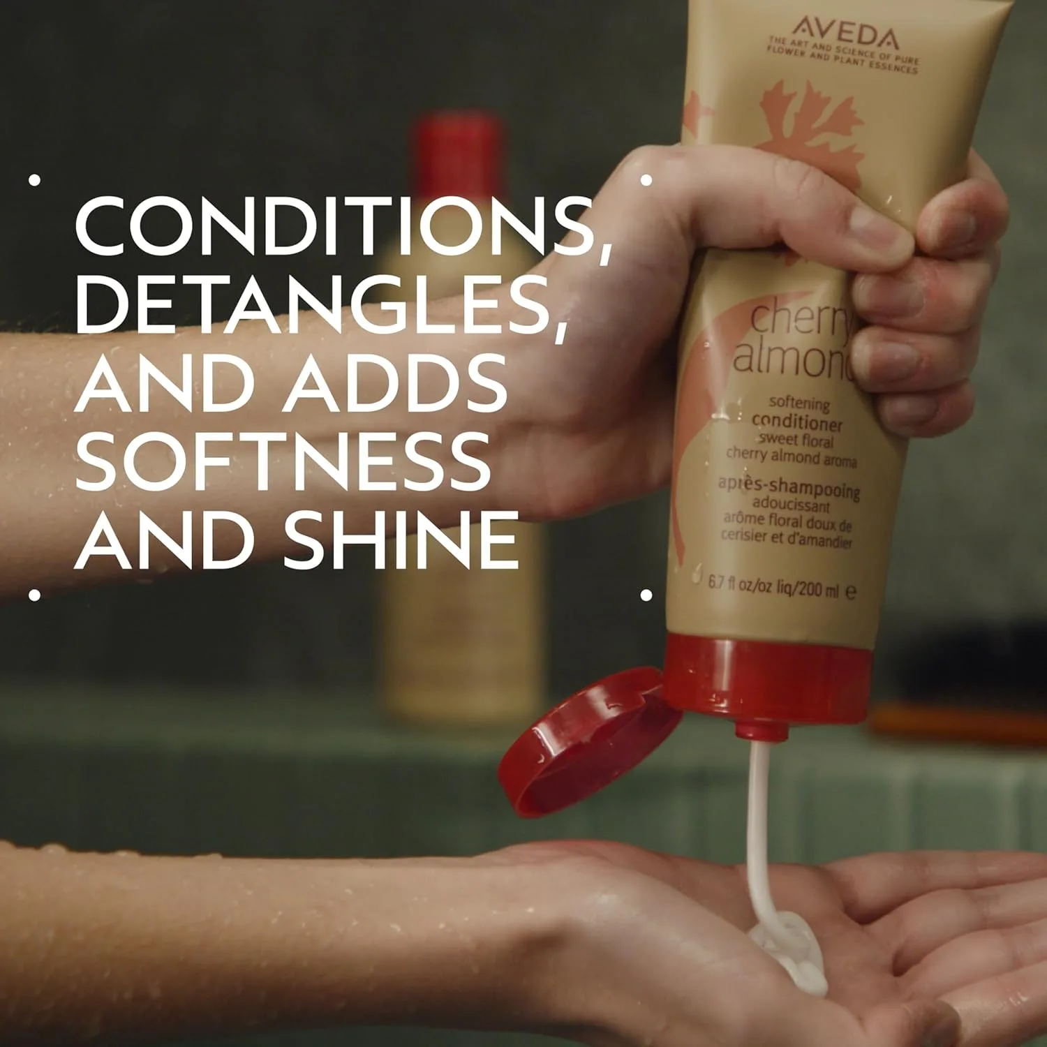 Кондиционер для нормальных и сухих волос Aveda Cherry Almond с кокосовым маслом и маслом ши, 98% натуральных ингредиентов, orange — фото 2