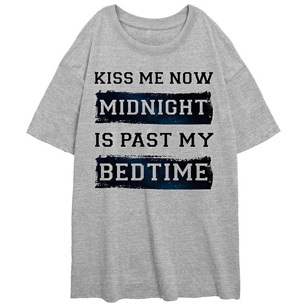 

Женская футболка oversized с принтом Kiss Me Now Midnight Is Past My Bedtime Unbranded