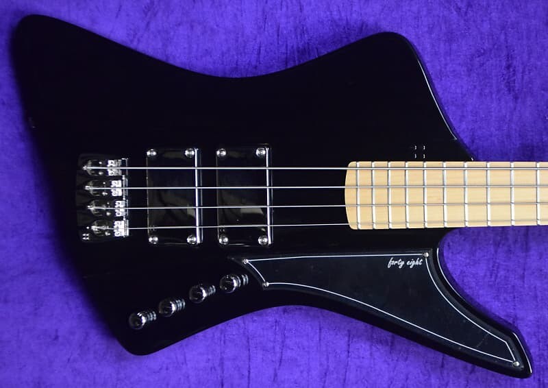 

Басс гитара Sandberg "Forty Eight", Black Gloss with Maple Fingerboard