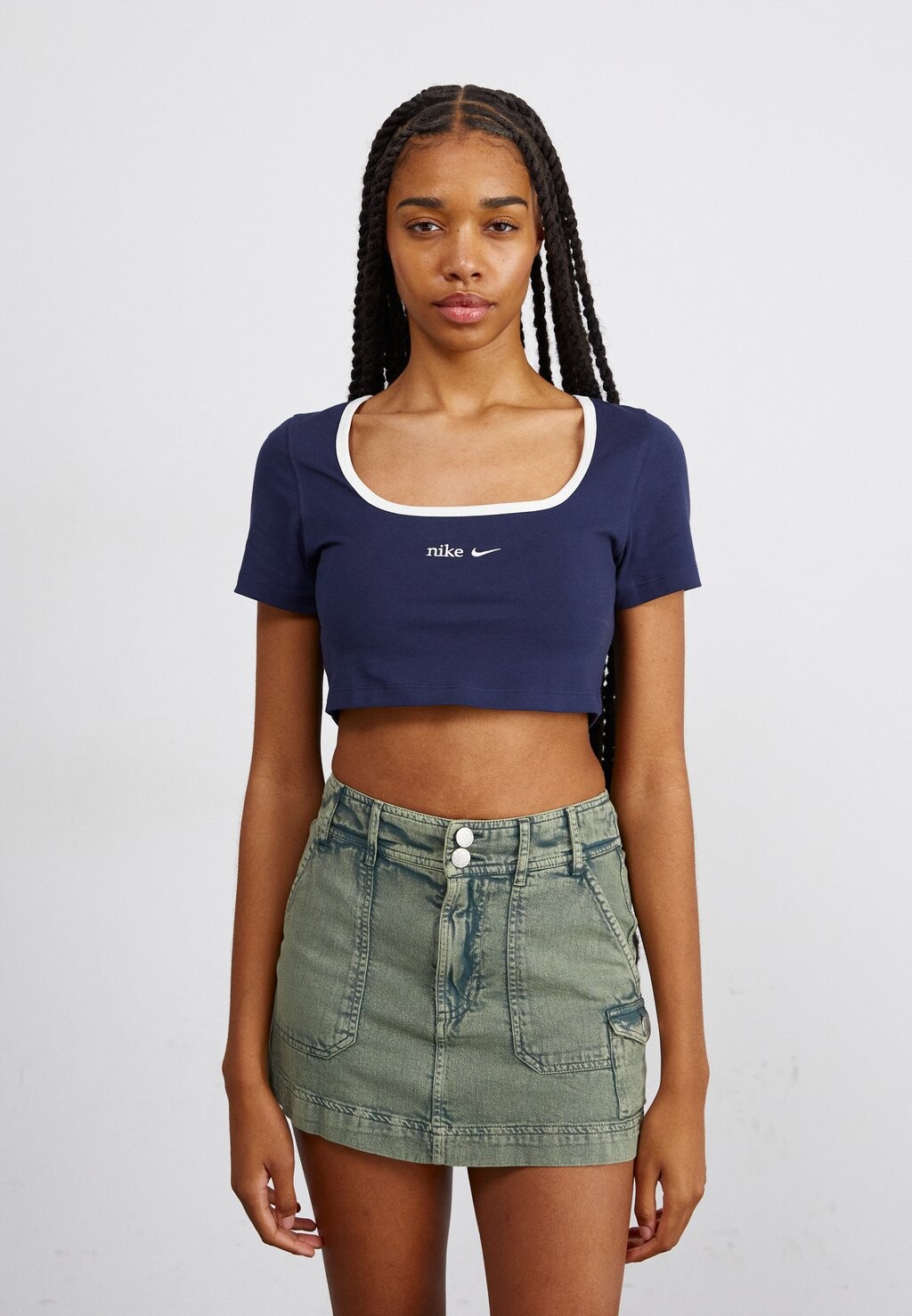 

Базовая футболка Trend Tee Nike, цвет obsidian