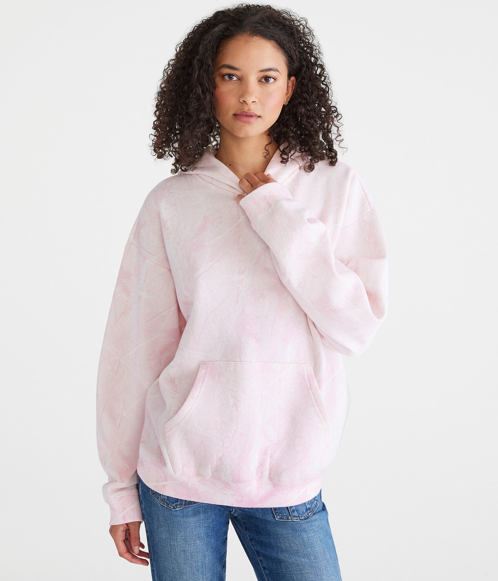

Aeropostale Лесной камуфляж Оверсайз Толстовка с капюшоном, светло-розовый