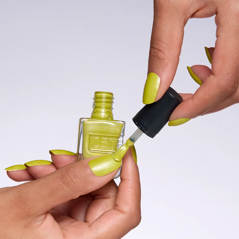 Лак для ногтей Gel affair esmalte de uñas Catrice, цвет 033-You’re The Lime To My Tequila, 10,5 мл. — фото 2