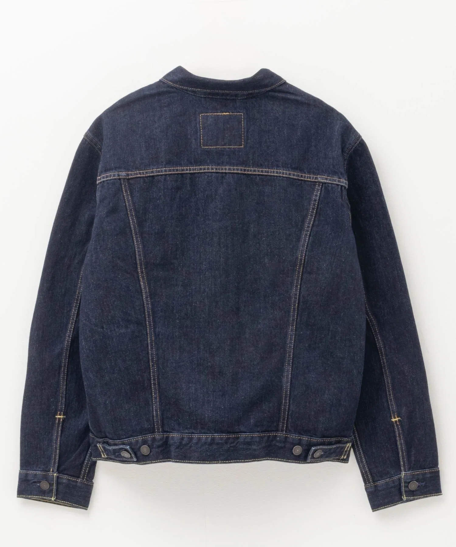 Мужская джинсовая куртка Levi's THE TRUCKER JACKET тёмно-синяя — фото 4